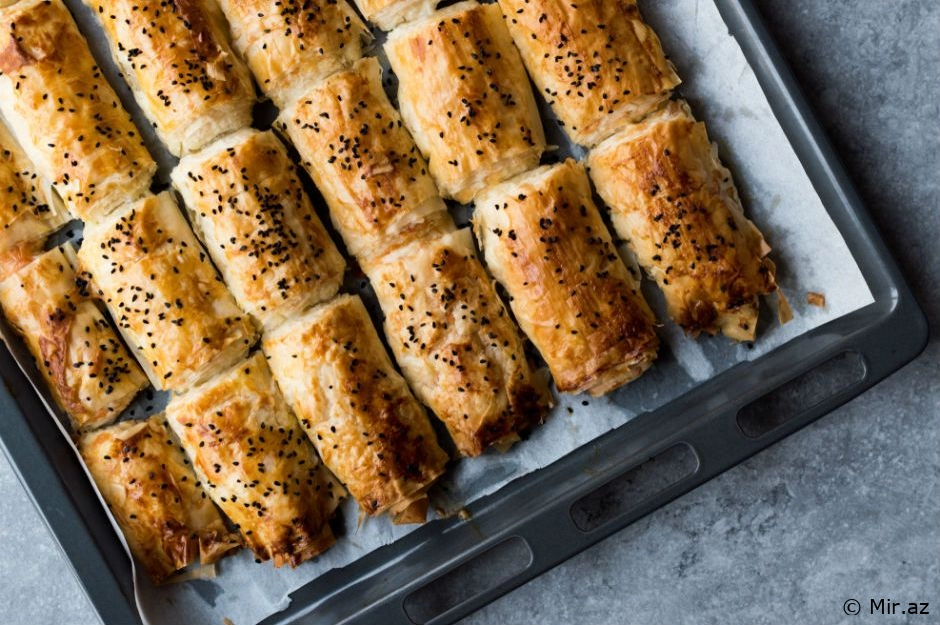 Az Yağlı , Kartoflu : Xırtıldayan Börək Resepti