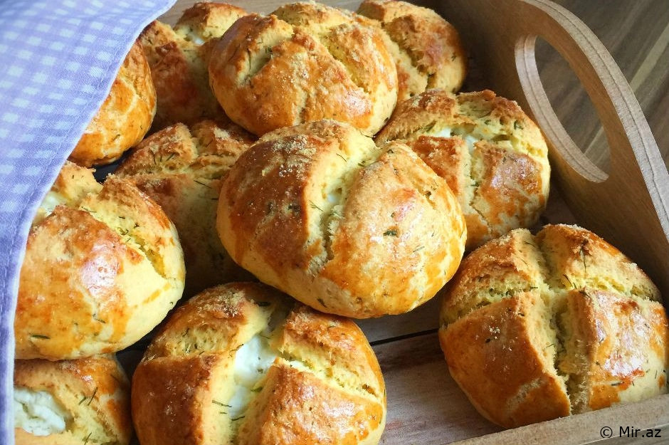 Ağızda Dağılan: Qarğıdalı Unlu Şüyüdlü Poğaça Resepti