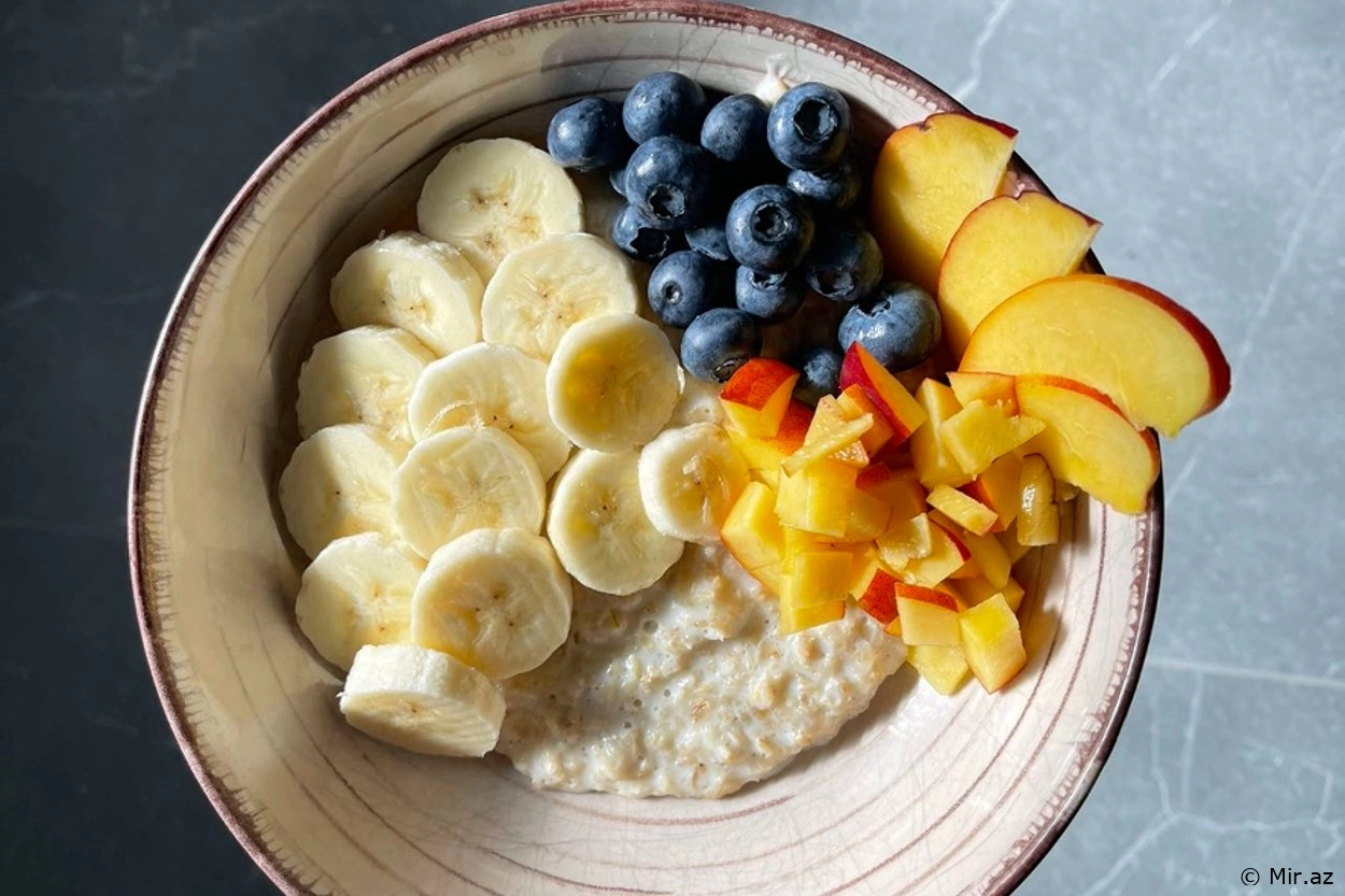 Səhər Yeməyi Hazır:Meyvəli Yulaf Sıyığı Resepti