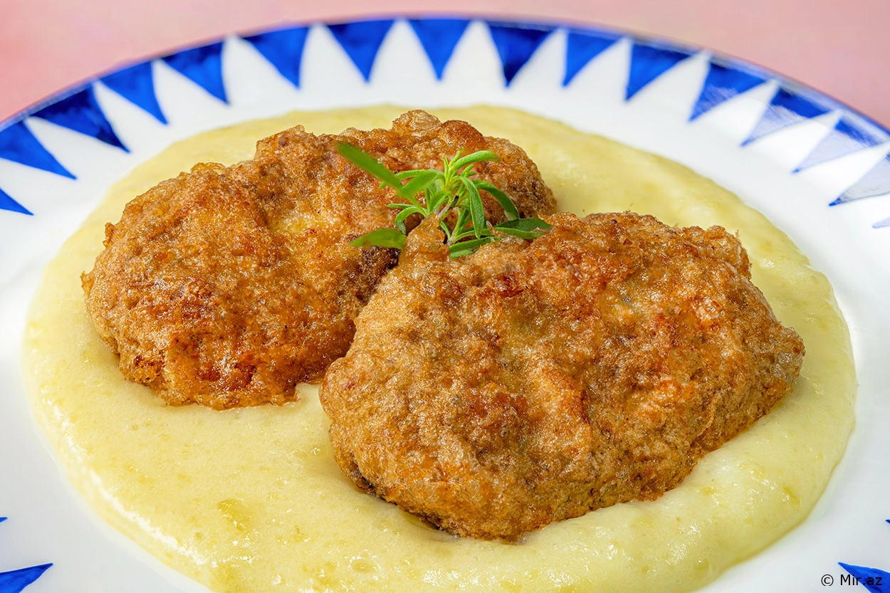 Çıtır -Çıtır Ləzzət : Türkiyə Mətbəxindən Qadınbudu Kotlet Resepti