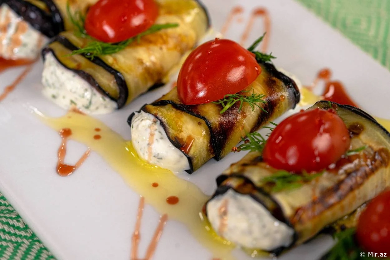 Qızartmadan Ən Asan Variantı ilə: Badımcan Dolması Resepti