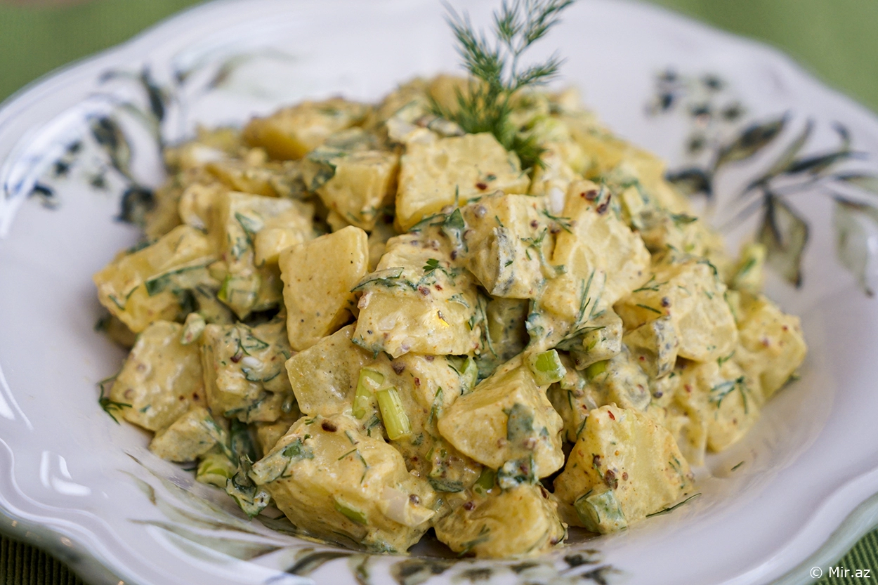 Ağılları Başdan Alan Dad: Xardallı Kartof Salatı Resepti