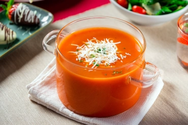 Holland Pendiri Sürtgəcdən Keçilsin: Pomidor Şorbası Resepti