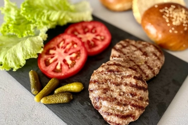 Evdə Fast Food Vaxtıdır: Hamburger Kotleti Resepti