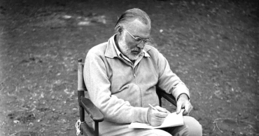 Dünyaca Ünlü Yazarların Tuhaf Yazma Alışkanlıkları: Agatha Christie'den Victor Hugo'ya