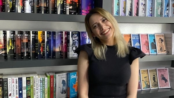 Beyza Alkoç: Çağdaş Türk Edebiyatının Başarılı Genç Yazarı