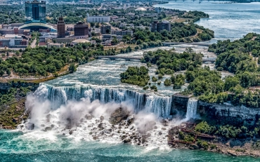 The Majestic Niagara Falls: A Natural Wonder on the US-Canada Border