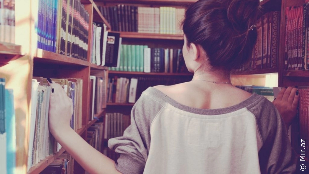 Kitap Seçerken Kılavuzunuz: Okuma Yolculuğunuz İçin İdeal Kitabı Bulma Sanatı