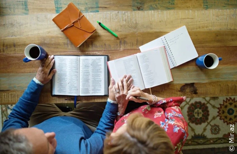 Ümid İşığında Səyahət: Həyatınızı Dəyişdirəcək 5 Kitab