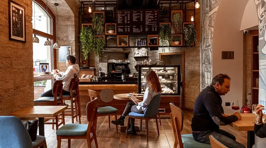 Bakıdakı Kitab Kafeləri: Mütaliə və Qəhvəni Birləşdirmək üçün Ən Yaxşı Yerlər