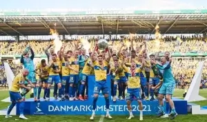 FC Brondby 2021-ci ildə 16 ildən sonra ilk dəfə Danimarka çempionluğunu qazandı