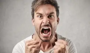 Təhqirə görə cəza: Sizi təhqir edəni məhkəməyə necə verə bilərsiniz?